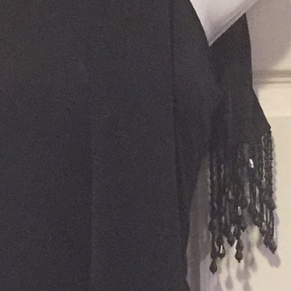 ⬇️Price Drop⬇️NWOT Slip on Vintage look Blk halter crop top with beaded-scarf - Picture 3 of 3